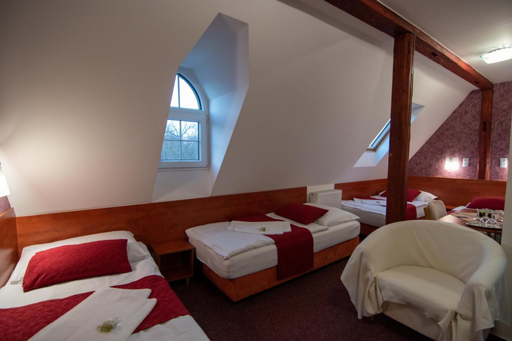 Hotel U Kaple Decin Exterior photo